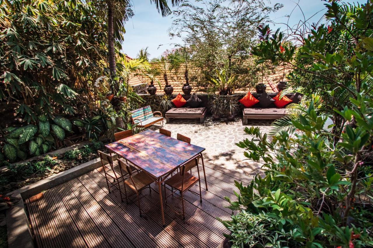 Villa Bukit Malas Αμέντ Εξωτερικό φωτογραφία